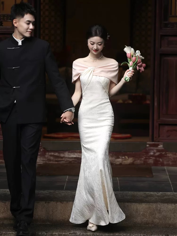 一字肩订婚礼服女敬酒服新娘2025新款高级感修身显瘦鱼尾裙晚礼服