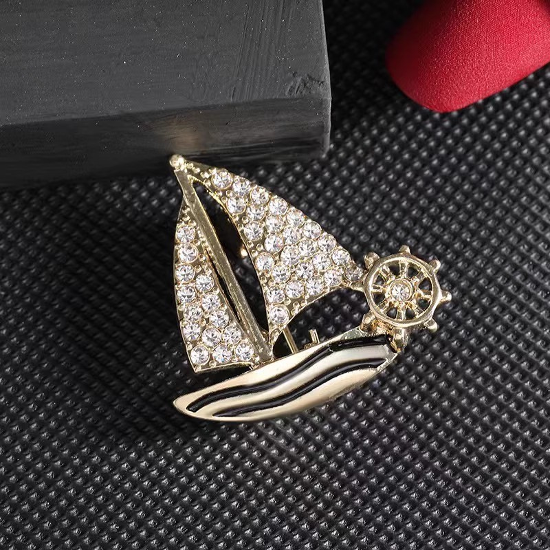 锌合金莫桑石胸针 一帆风顺小船毕业礼物别针配饰学生背包装饰