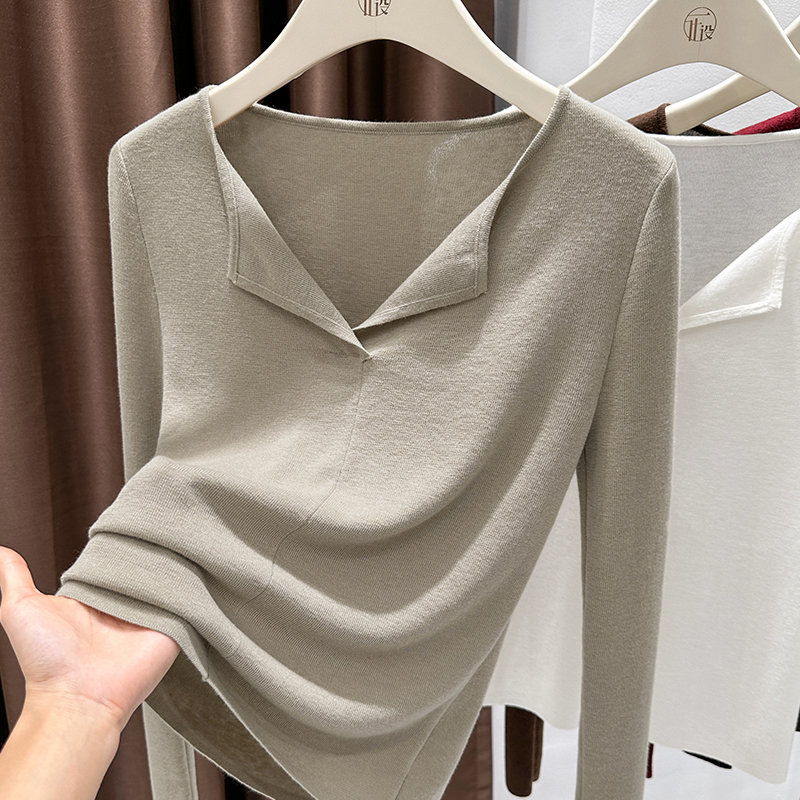 法式气质V领长袖针织衫女秋内搭修身显瘦驼色打底衫高级感上衣薄