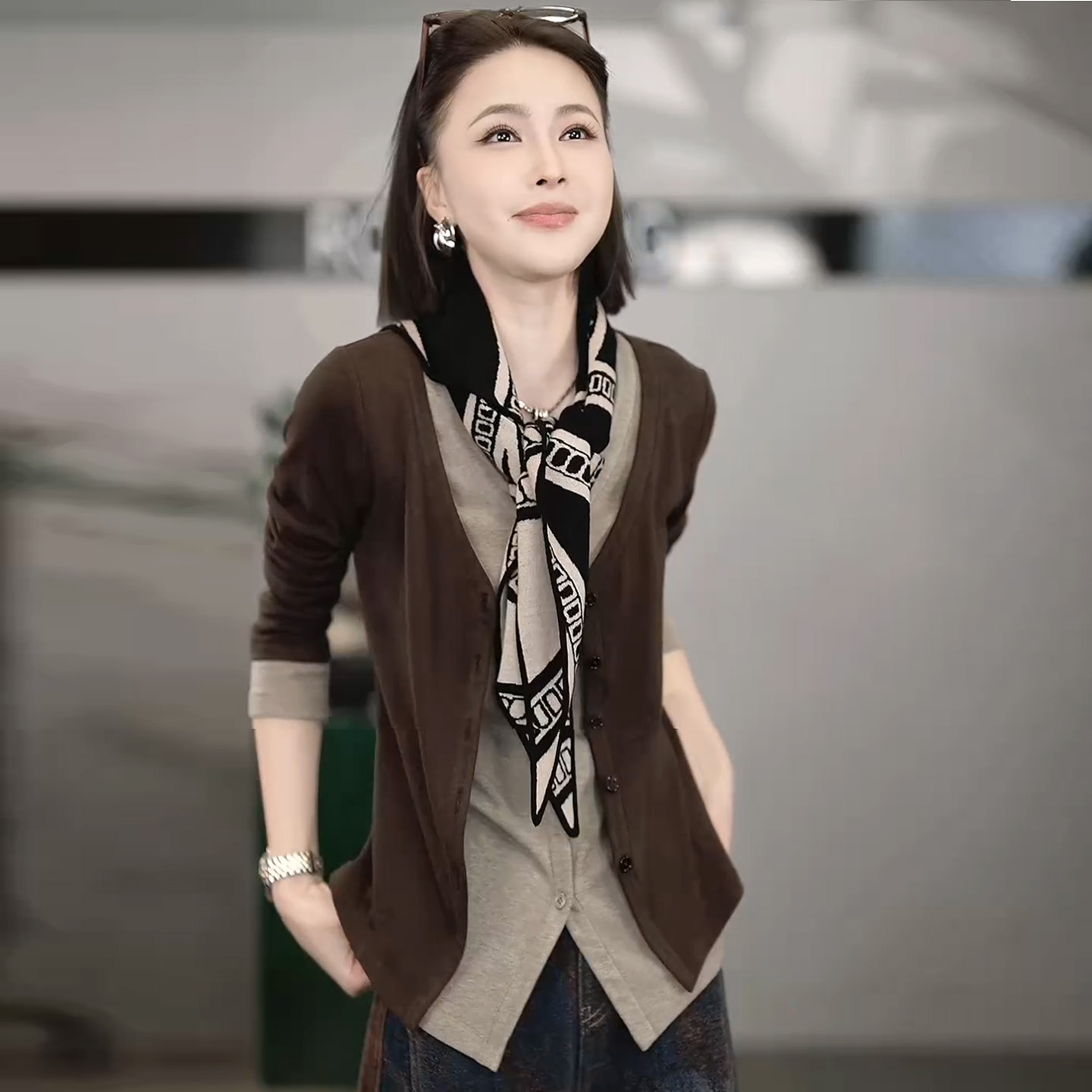 溶溶【时光续集】RONGRONG羊毛混纺撞色假两件老钱风打底衫2502J012