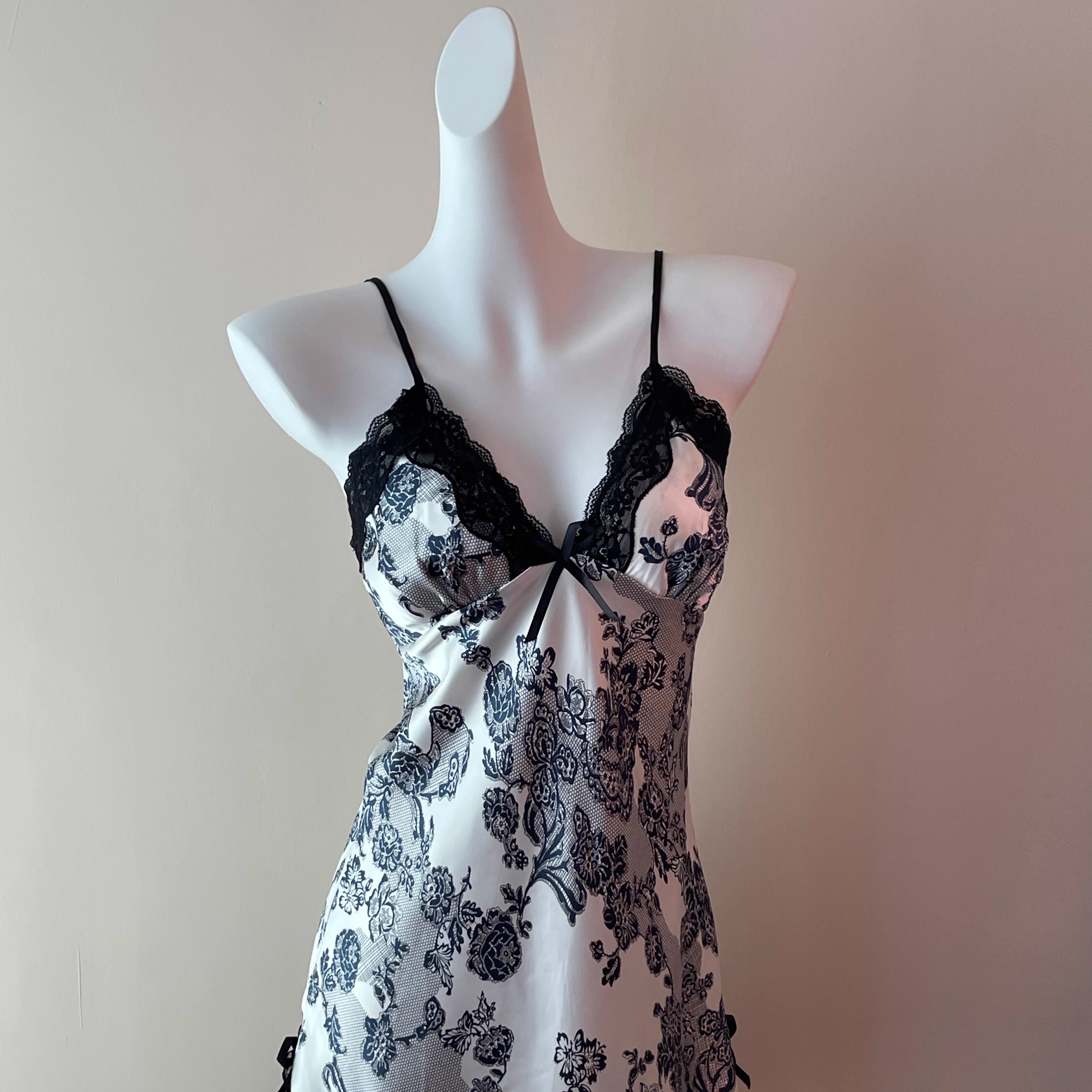 密汀巴灵法式吊带纯欲风蕾丝性感睡衣裙服女个性带胸垫夏季裸感薄