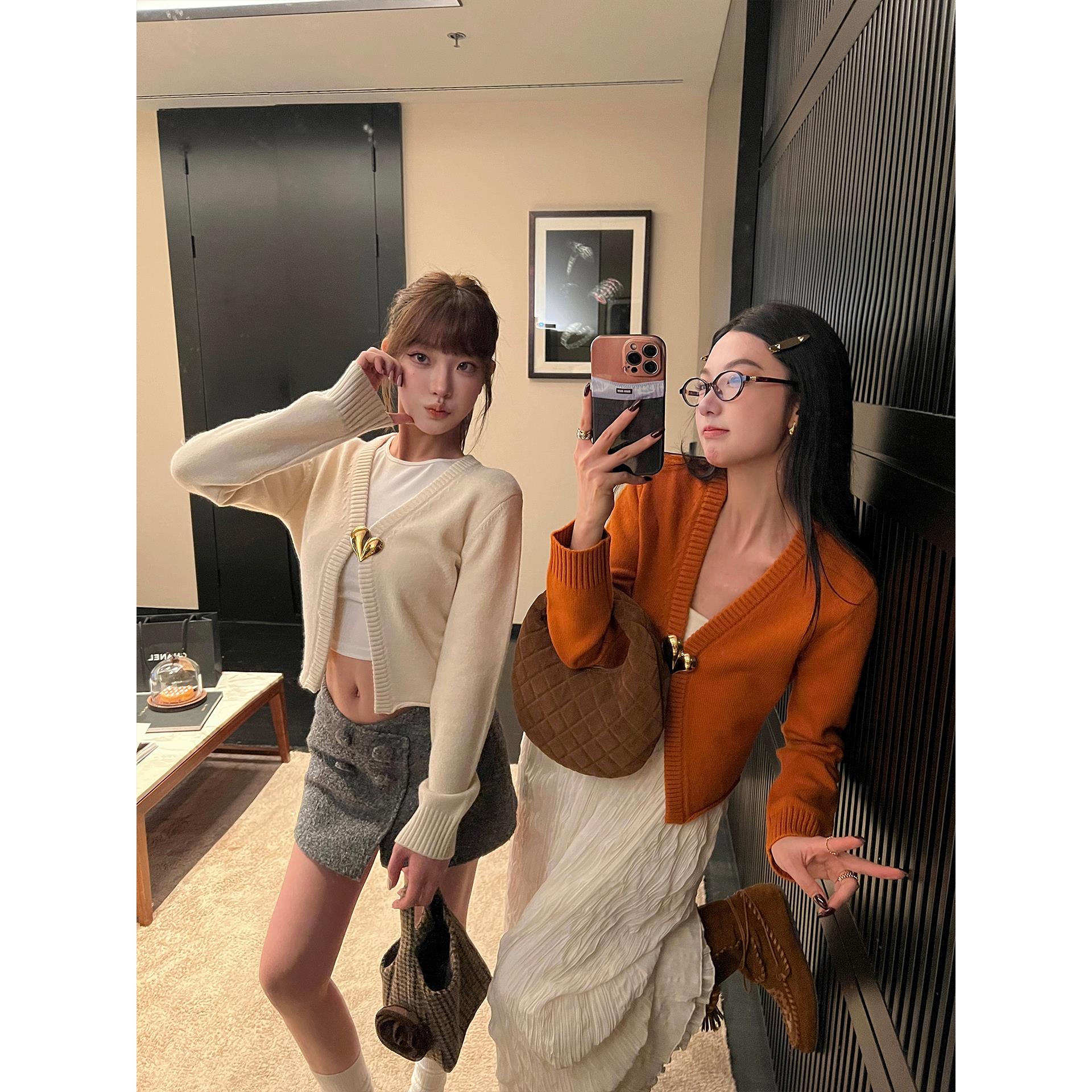 区区欧阳【叠穿宝藏】绵羊毛金属爱心扣V领毛衣慵懒针织开衫上衣