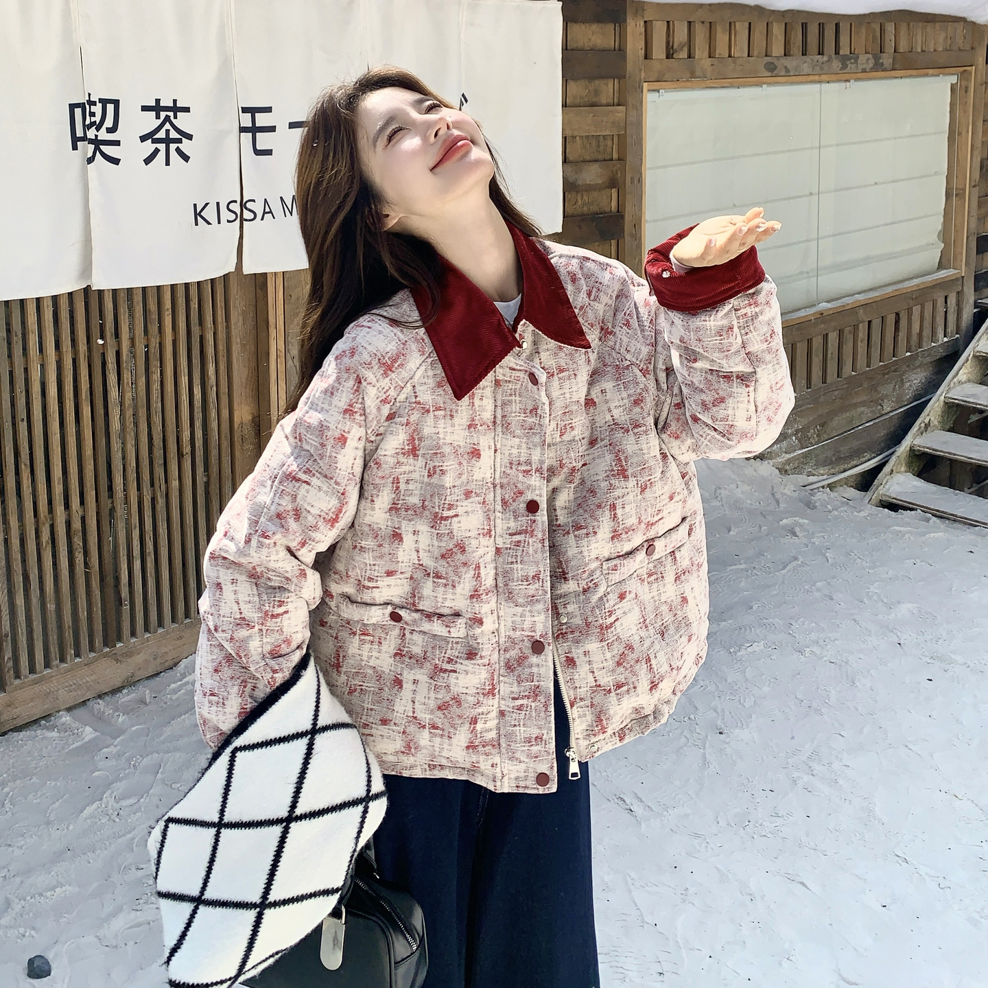 红色复古印花撞色翻领羽绒服女冬2025新款小个子洋气减龄90绒外套