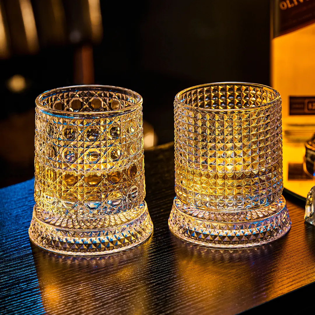 轻奢威士忌旋转酒杯转转杯洋酒杯创意简约家用玻璃杯时尚旋转水杯