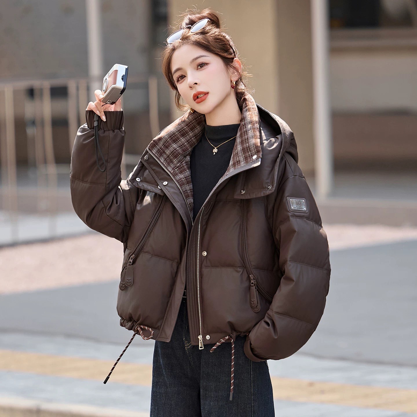 短款羽绒服女2025冬季新款小个子巨好看的加厚保暖PU皮面包服外套