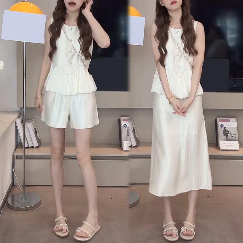 2025年夏气质修身短袖V领套头T恤+新款时尚休闲百搭背带裤套装潮