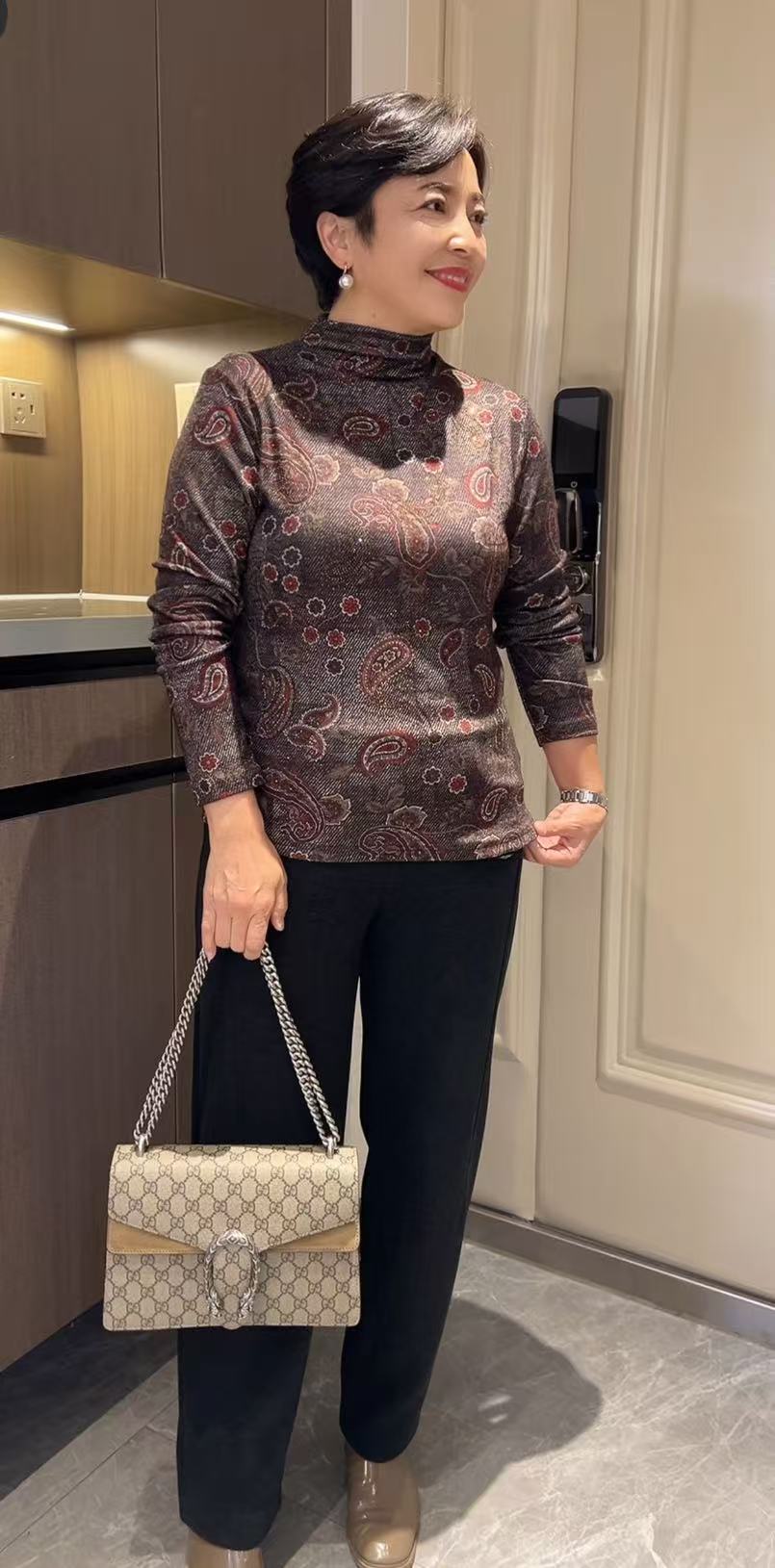 9899腰果花重工寸领休闲小衫