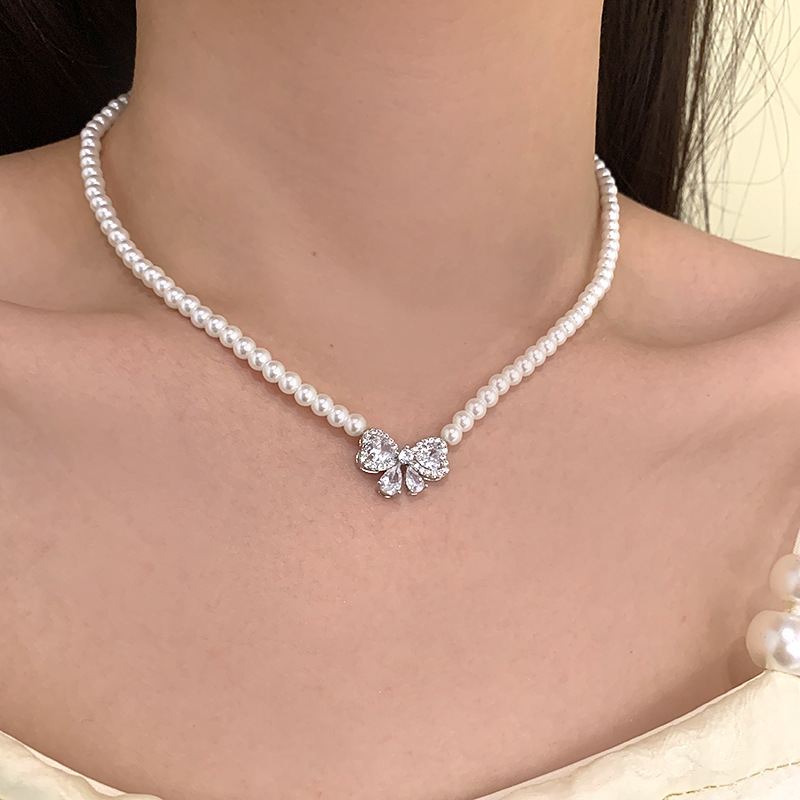 铜合金仿珍珠项链 法式轻奢蝴蝶结项链小众复古优雅气质锁骨链