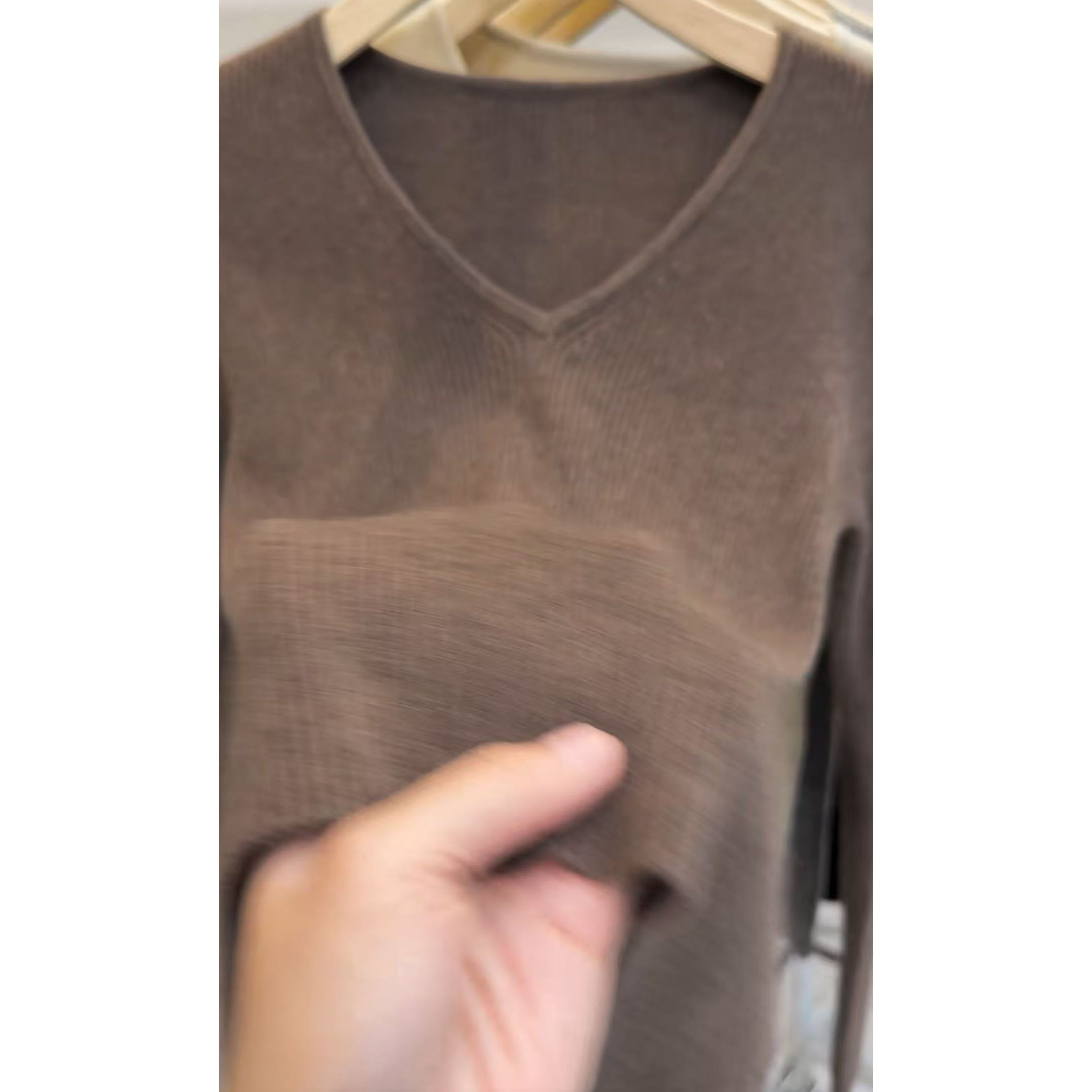 今年流行穿搭2025秋冬新款温柔风常规款显瘦毛针织衫百搭长袖上衣