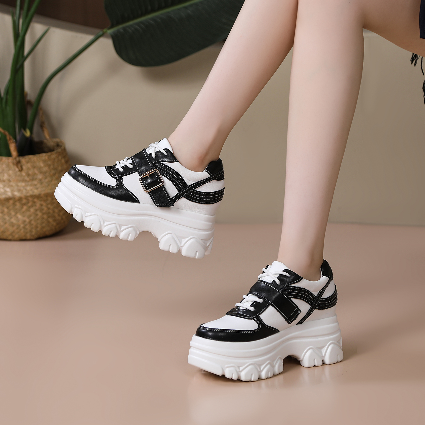 8CM内增高女鞋秋季新款透气休闲小白鞋时尚百搭单鞋厚底松糕鞋ins