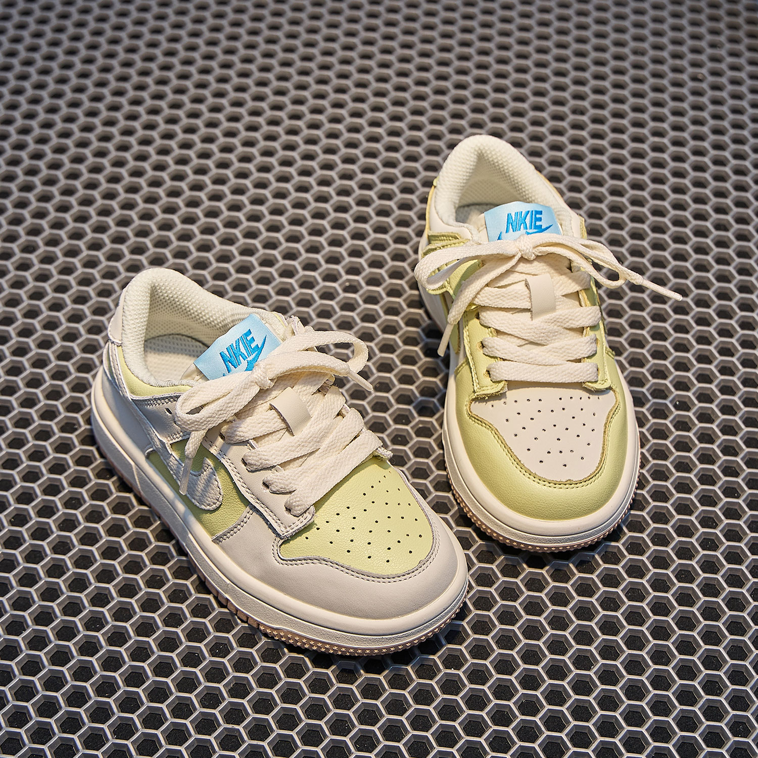 巴拉巴拉aj女童潮牌板鞋空军一号儿童运动鞋2025秋季新款男童百搭