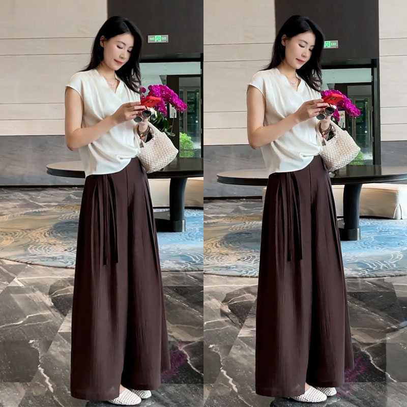 2025超火夏季女装高级感气质巨好看的显瘦短袖上衣休闲裤两件套装