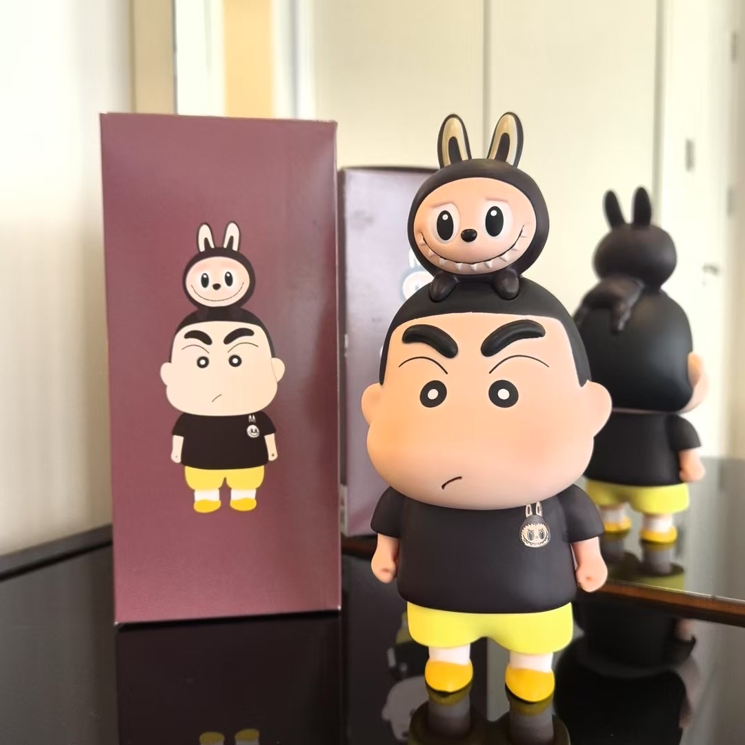 拉布布小新摆件手办中号潮玩生日礼物可爱蜡笔小新家居创意公仔