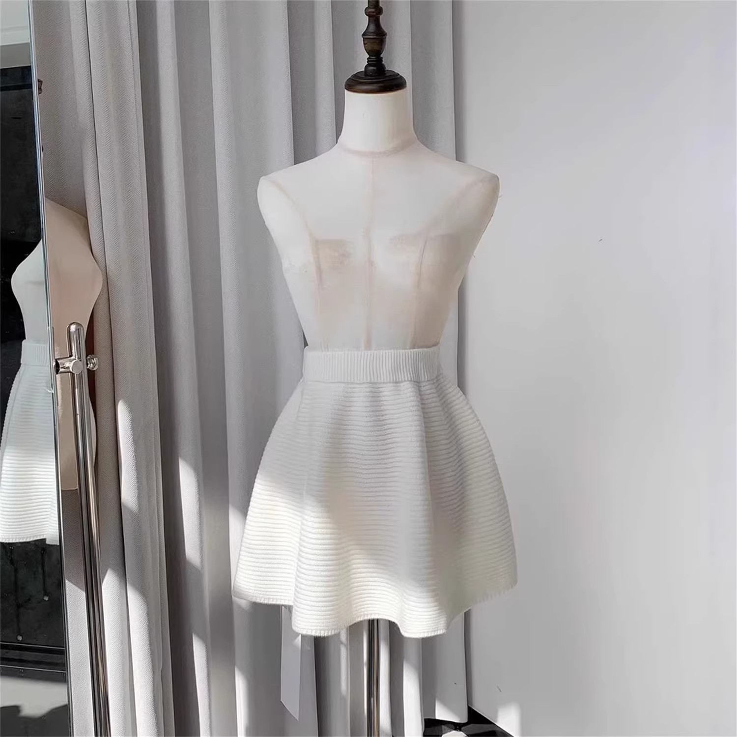 超好看针织短裙半身裙女秋冬季小个子高级感气质高腰a字蓬蓬裙子