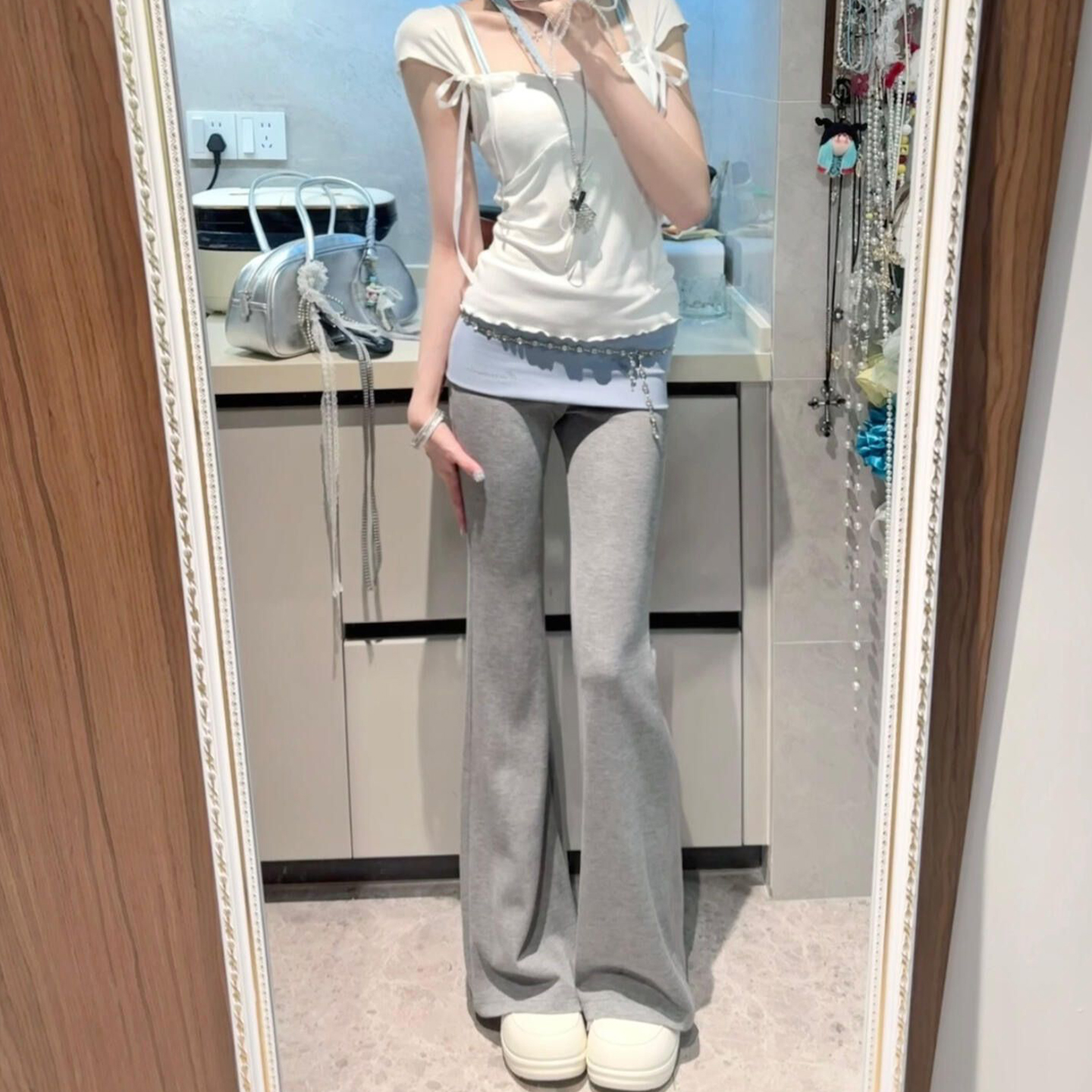 灰色微喇运动裤女春秋2025新款卫裤子宽松显瘦高腰修身休闲喇叭裤