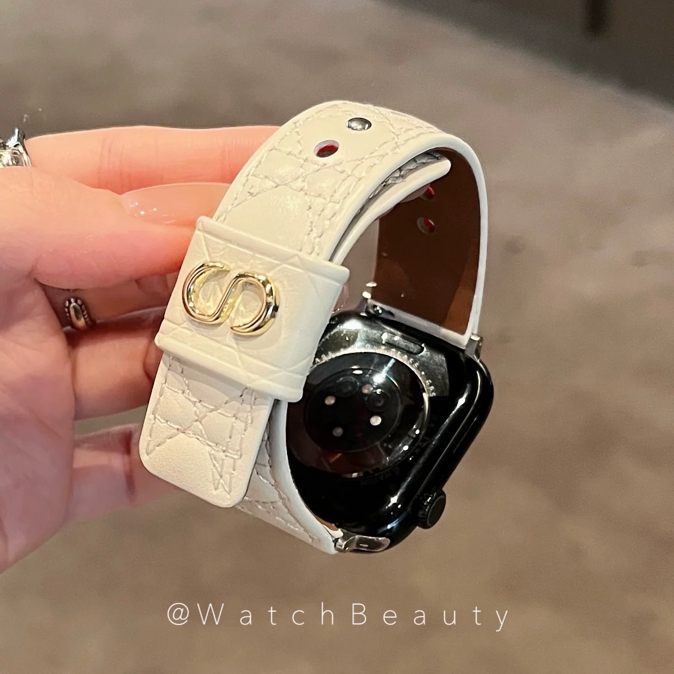 轻奢感车线网格皮质苹果手表表带适用于Apple Watch89SE2iwatch10