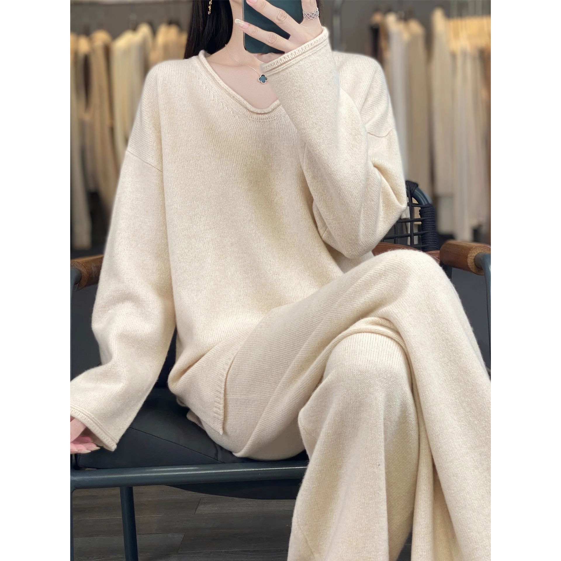 纯羊毛针织套装女秋冬宽松慵懒V领开叉毛衣直通阔腿裤两件套