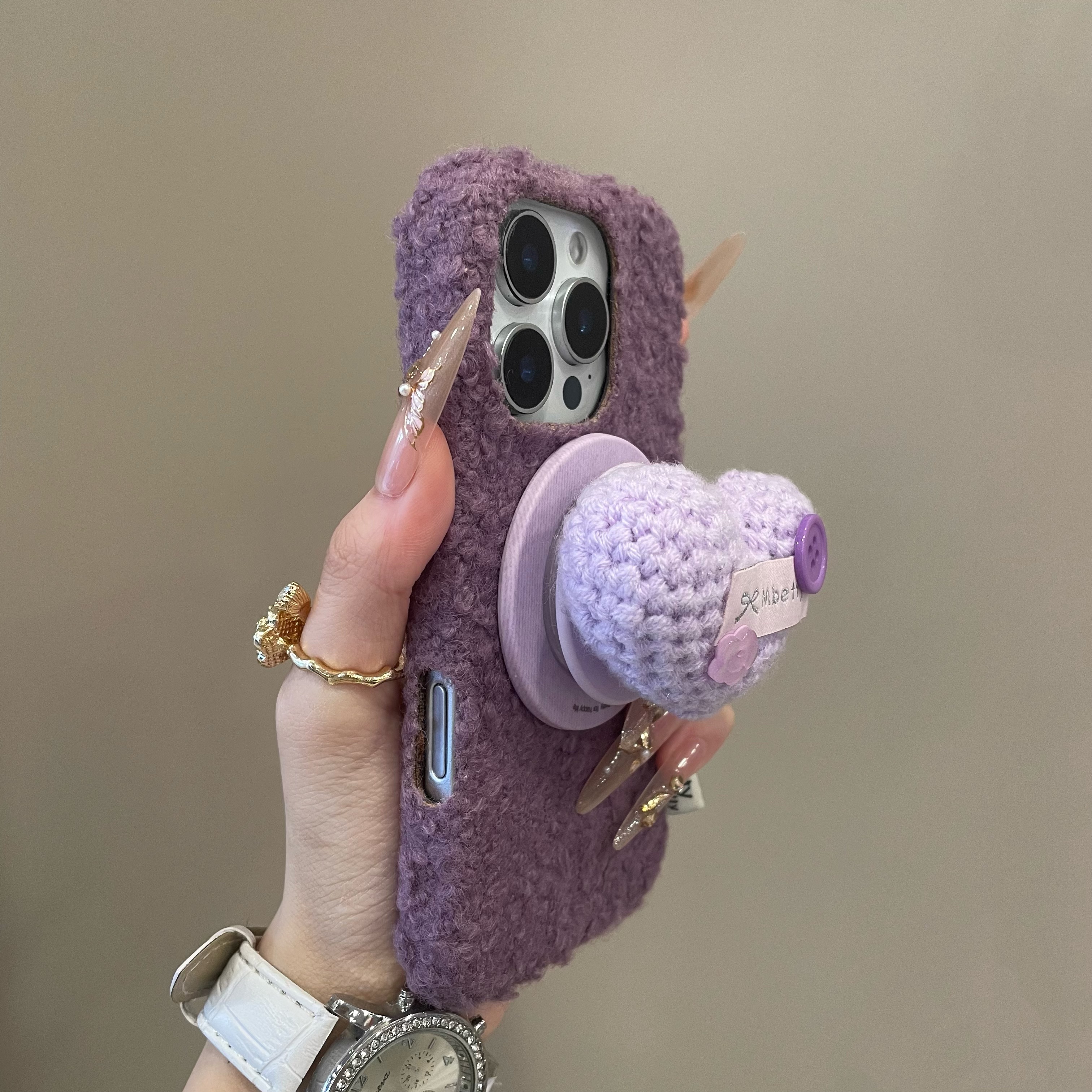 简约毛绒针织爱心纽扣磁吸适用17promax手机壳16pro创意15pm新14