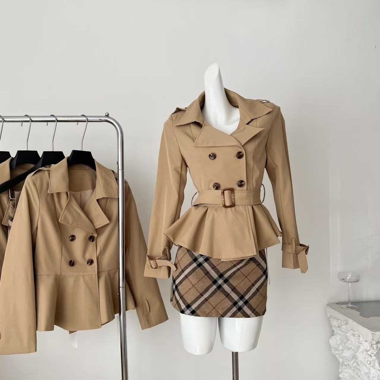 伦敦周末风衣短款设计感收腰显瘦气质时尚套装