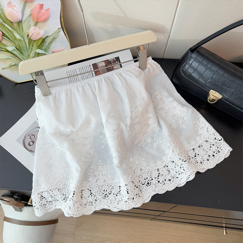 法式刺绣镂空勾花蕾丝半身裙女春季2025高腰A字防走光屁帘短裙潮