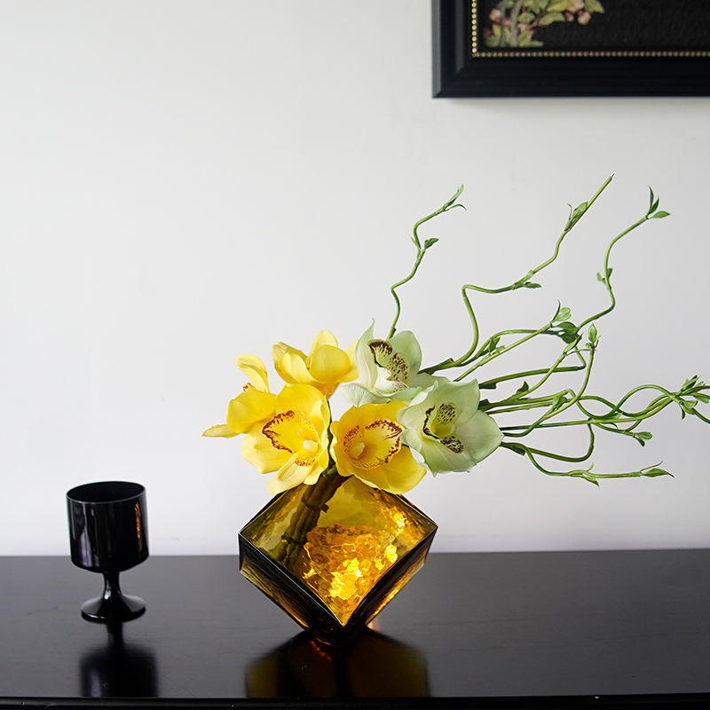 花屿星河|设计 样板间琥珀色手感保湿惠兰花艺餐桌花茶几装饰软装