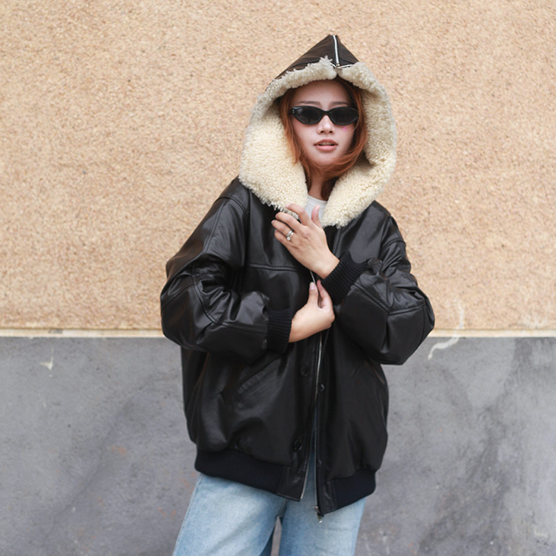 甜石冬季新品羊毛大翻领山羊皮羽绒保暖外套女款宽松小个子气质款