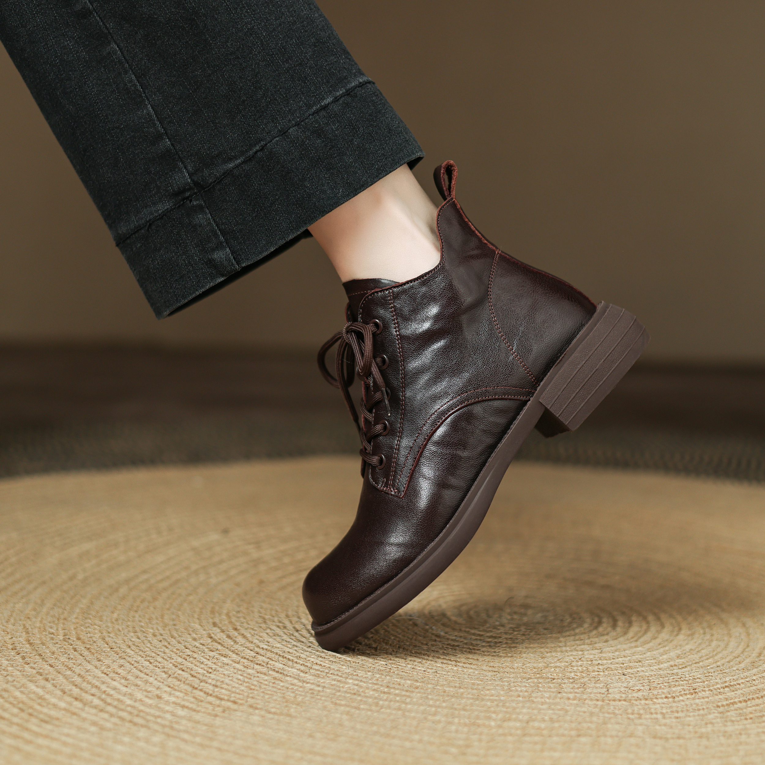 【皮袜子】女鞋靴子秋冬女橡胶女靴擦色皮马丁靴圆头低跟