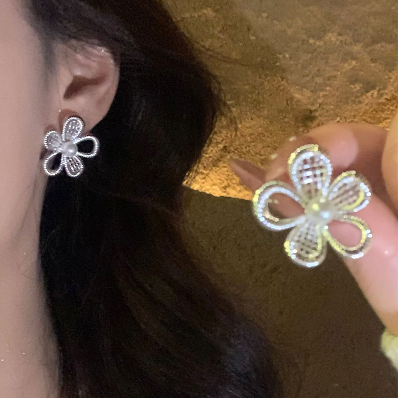 敲百搭！韩系银色花朵耳钉女2025新款高级感耳环气质爆款耳饰2413