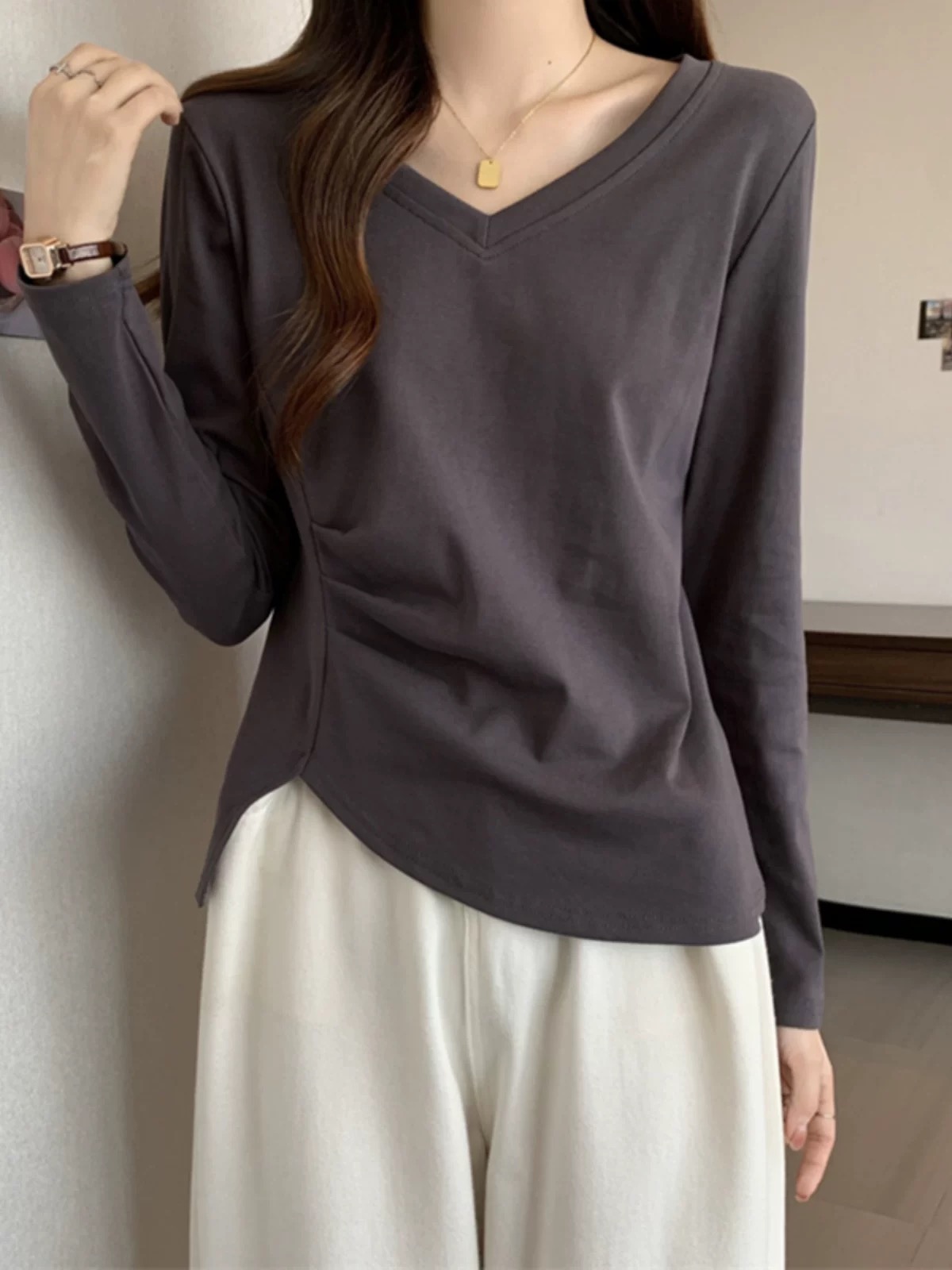 大码不规则v领长袖t恤女2025秋季胖mm遮肚显瘦辣妹正肩上衣打底衫