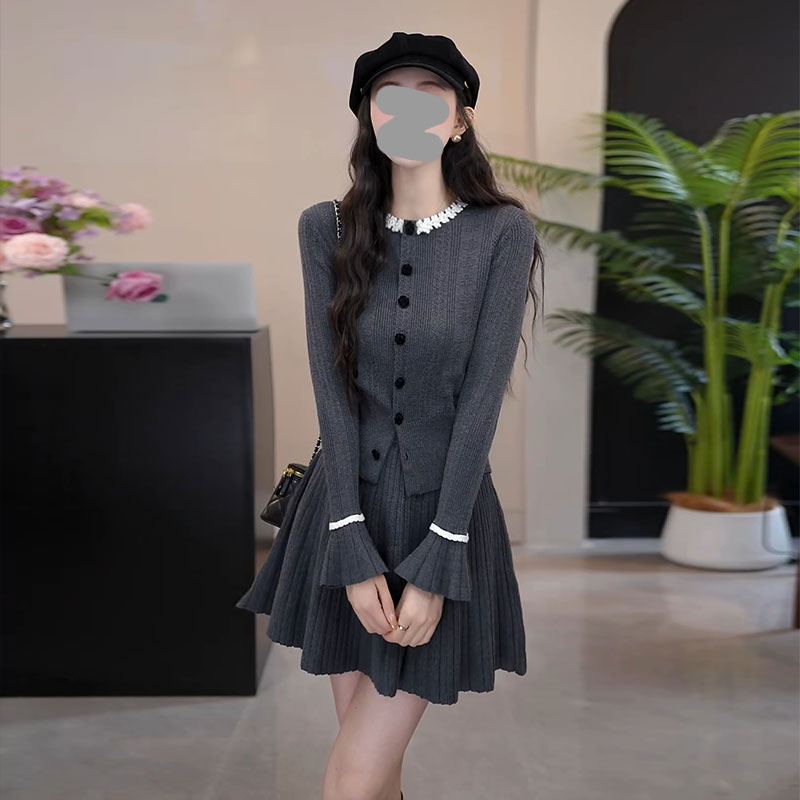2026秋季新款复古文艺气质学院风套装针织衫高级感短裙两件套