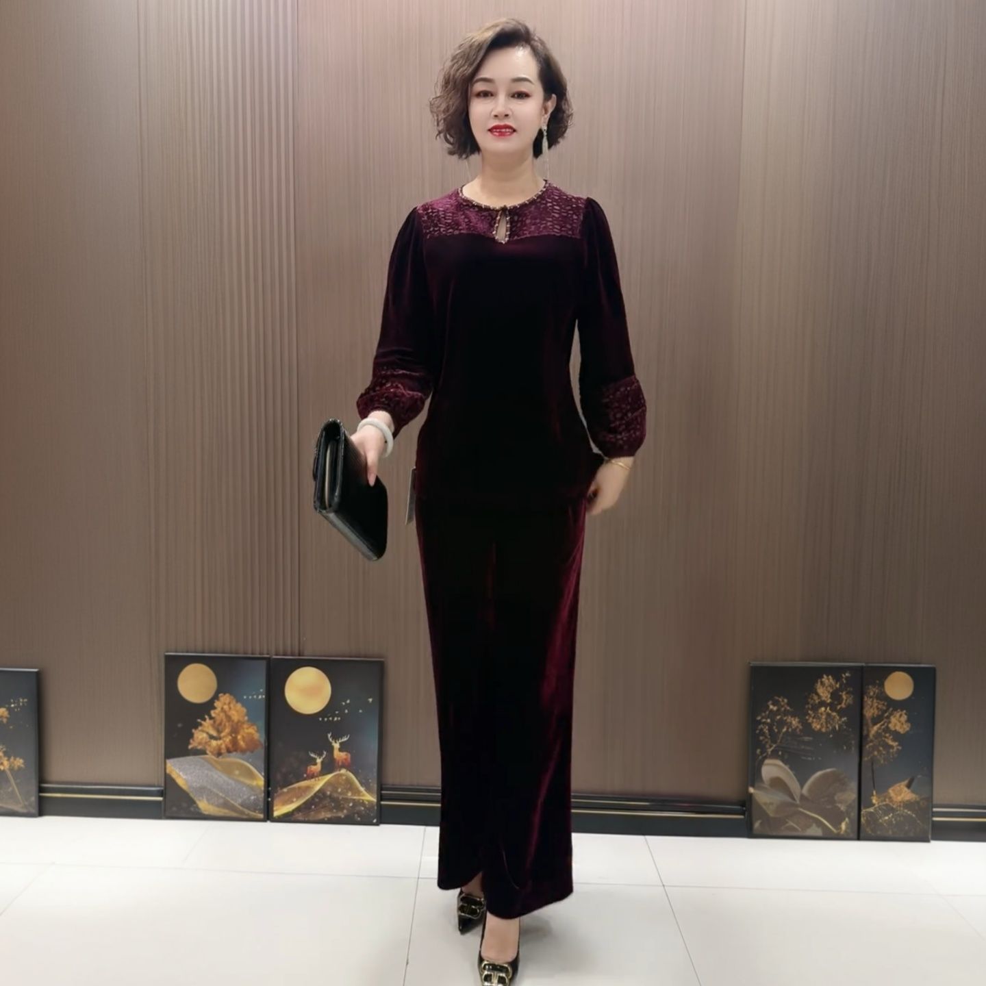 秋冬新款中老年丝绒烧花大码宽松遮肉妈妈弹力上洋气衣阔腿裤套装