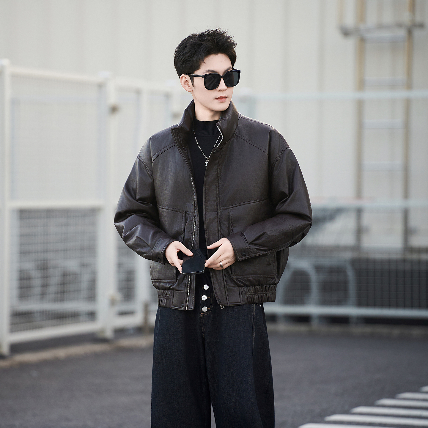 皮羽绒服保暖防寒微宽松2025冬季新款高品质潮流帅气短款男士外套