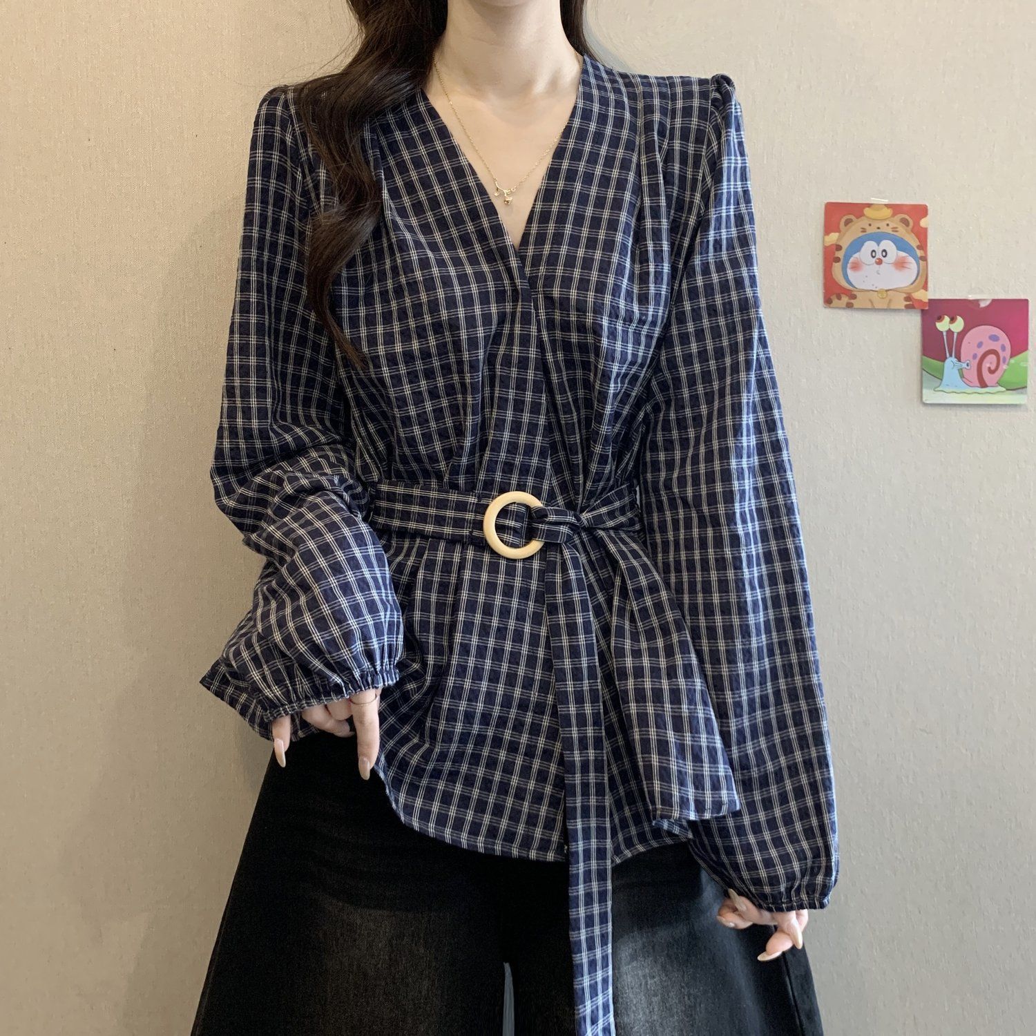 时尚复古格纹领长袖衬衫女春秋新款大码胖显瘦高级感收腰打底上衣