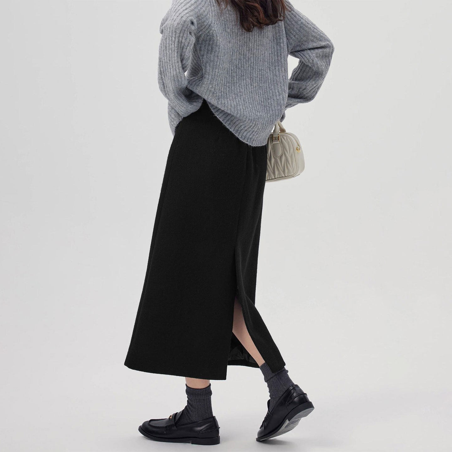 大码黑色毛呢后开叉显瘦遮肚子半身裙女冬季高腰宽松遮胯直筒裙子