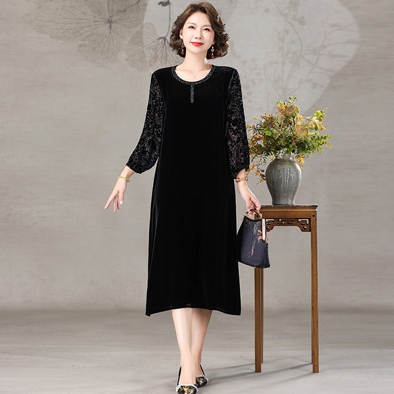 赫本风黑色高端真丝金丝绒气质烧花连衣裙女秋冬妈妈大码宽松裙90