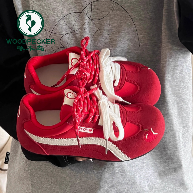 啄木鸟厚底德训鞋女2025夏季新款百搭红色板鞋学生复古运动休闲鞋