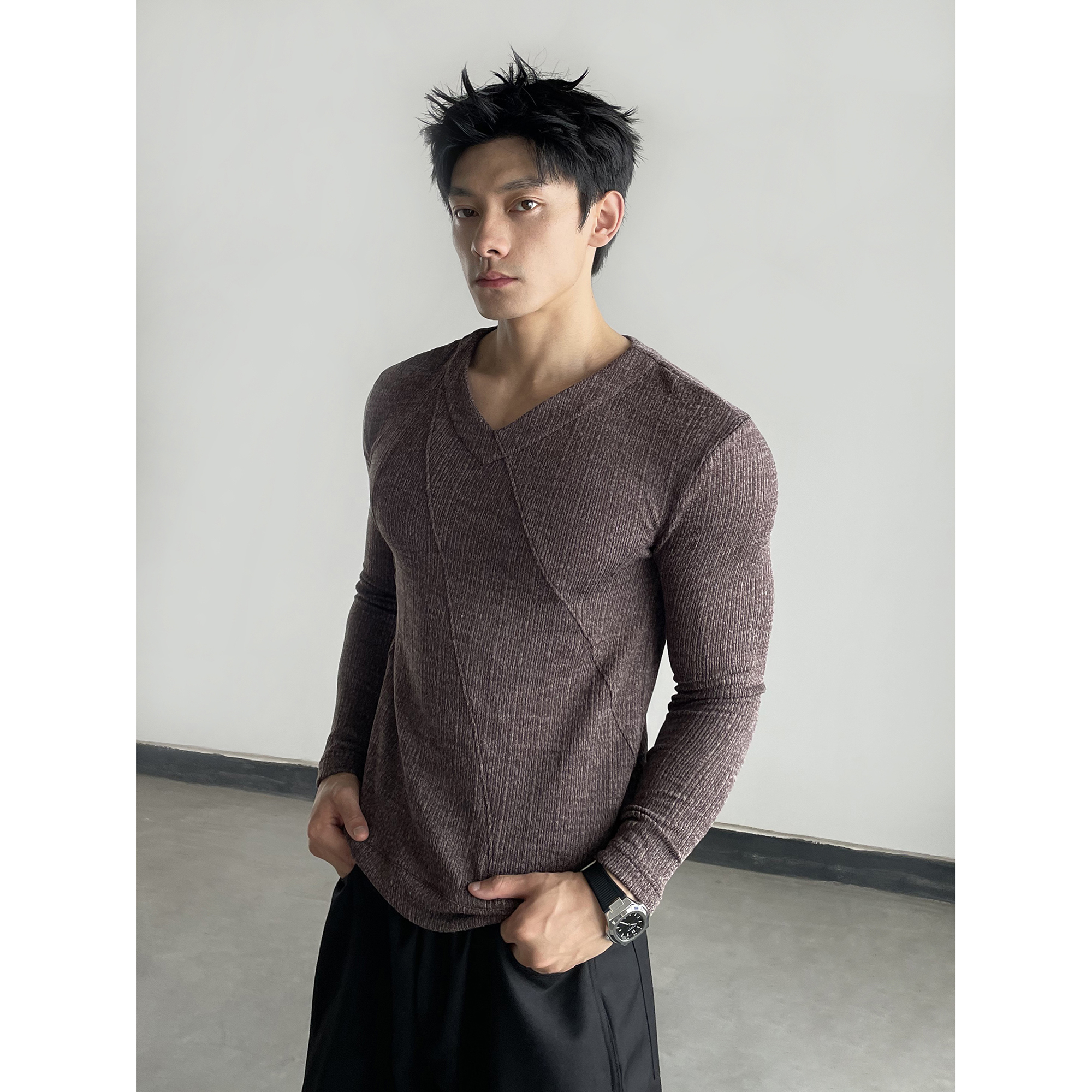 DAY NY解构裁剪设计V领长袖打底衫