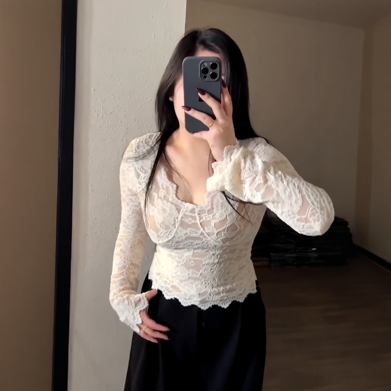 大码女装法式白色蕾丝v领内搭打底衫秋冬短款t恤胖mm修身气质上衣