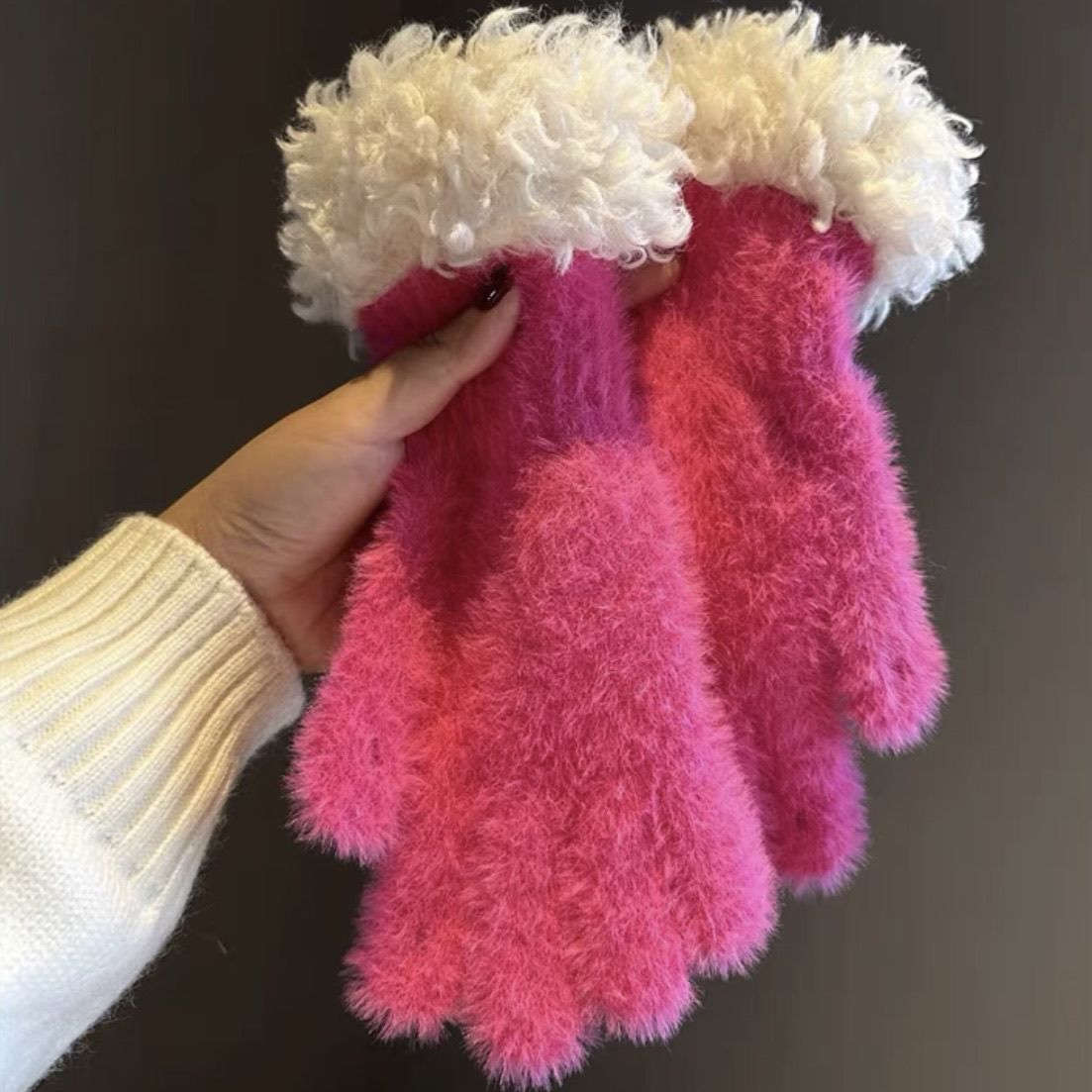 韩系可爱毛绒手套女2025冬季新款加厚保暖防寒露指触屏分指手套L