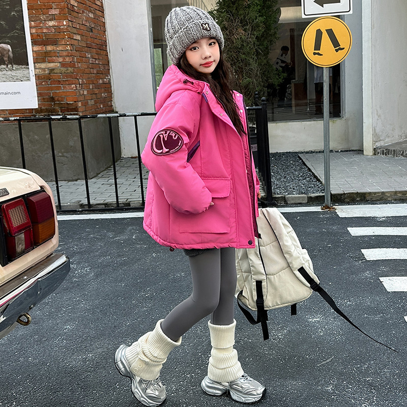 女童春秋加厚冲锋衣2025新款冬装洋气外套儿童加厚女大童冲锋衣潮