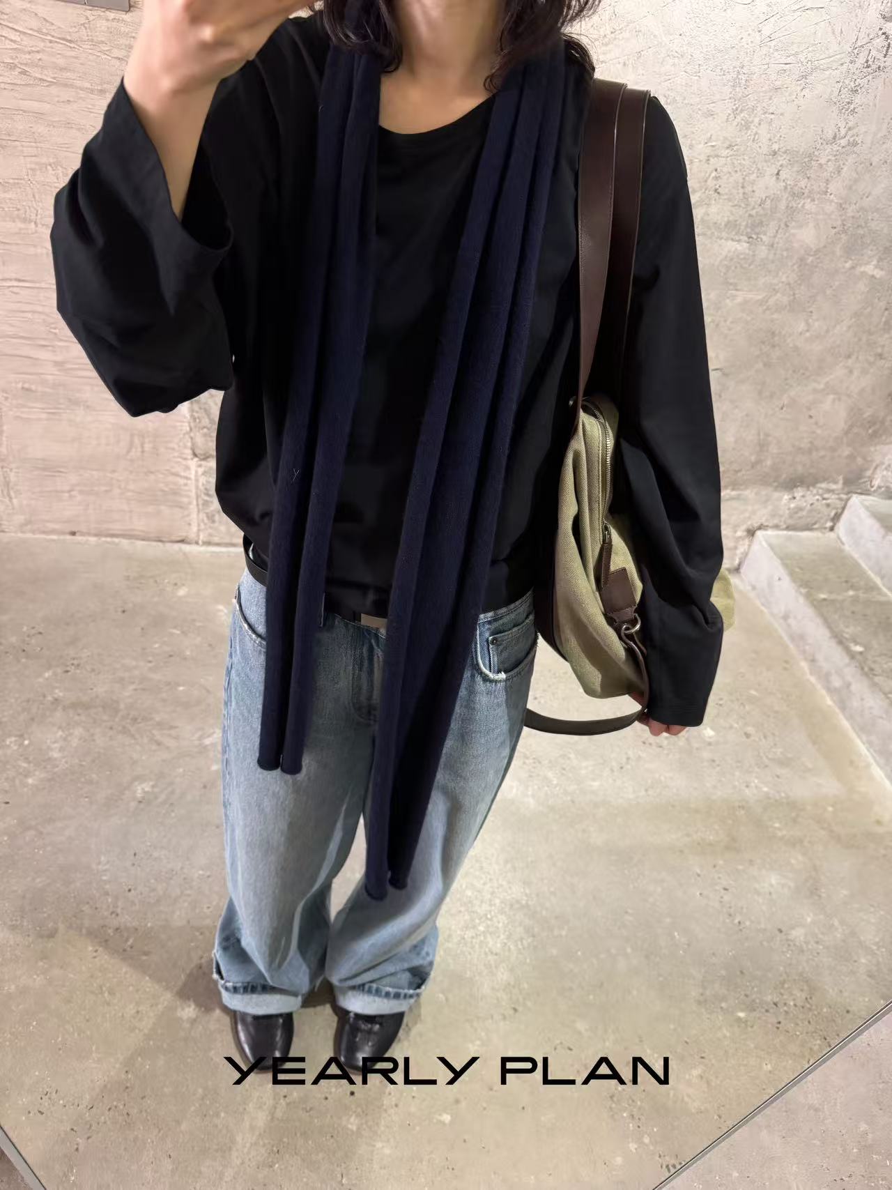 官方授权YEARLY PLAN 2025秋季长袖圆领极简舒适宽松黑色T
