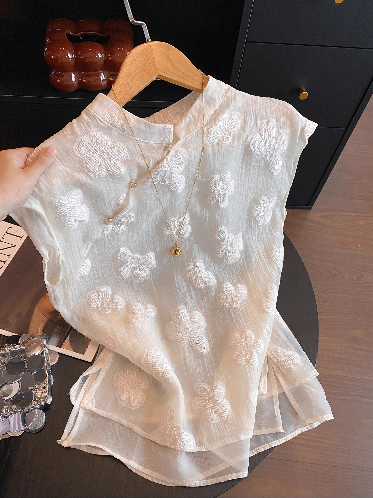 新中式国风提花网纱拼接无袖背心衬衫女2025夏季新款轻薄气质上衣