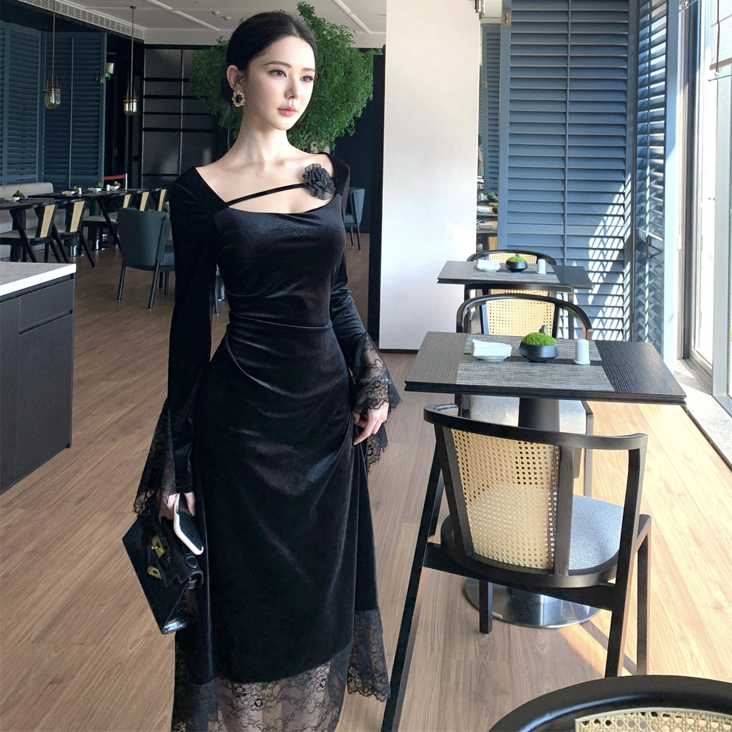 秋冬新款法式名媛性感丝绒连衣裙小礼服裙高级感收腰显瘦黑色长裙