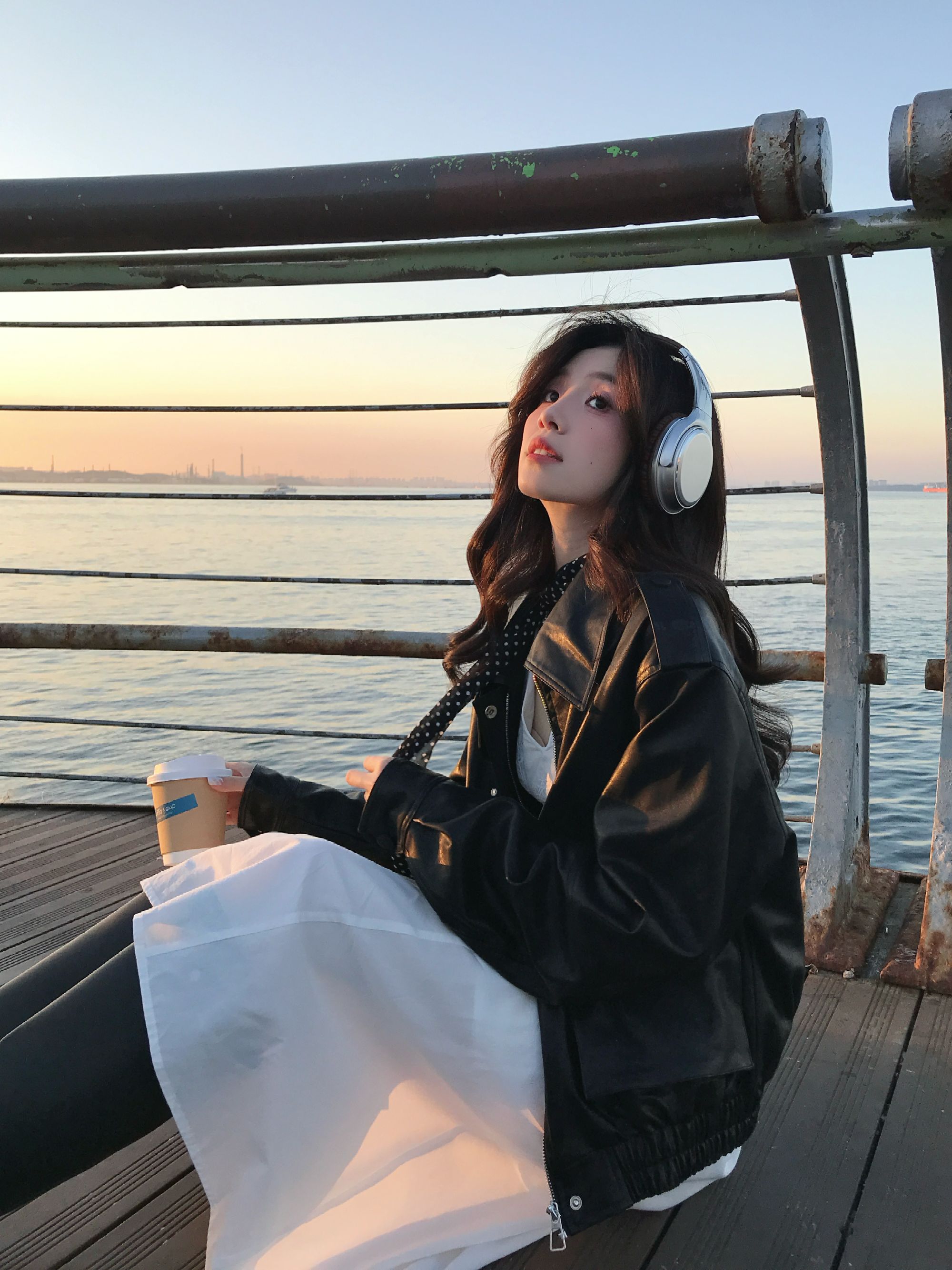 Even一雯【老友日记】韩系高智感秋季复古机车夹克宽松黑色皮衣外套