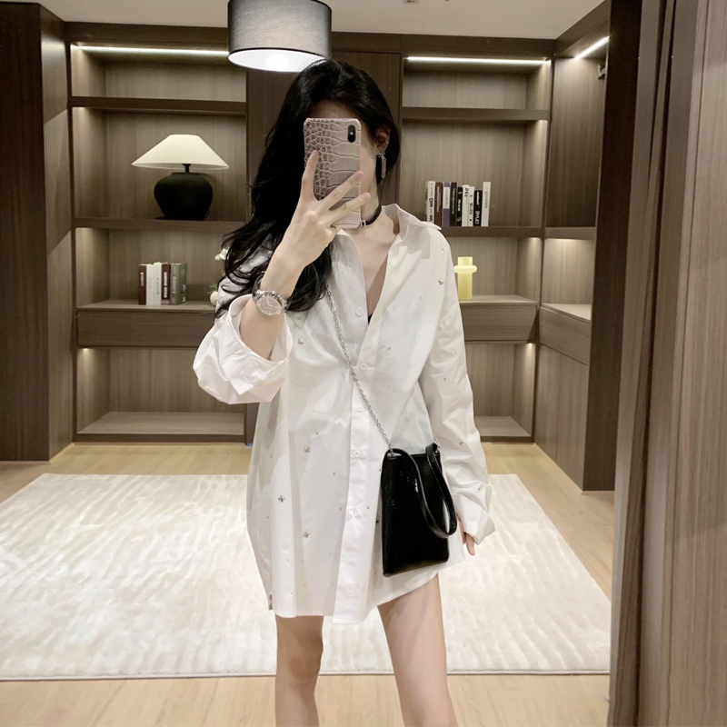 休闲白色开衫镶钻衬衫女秋冬新款法式长袖显瘦遮屁股气质简约上衣