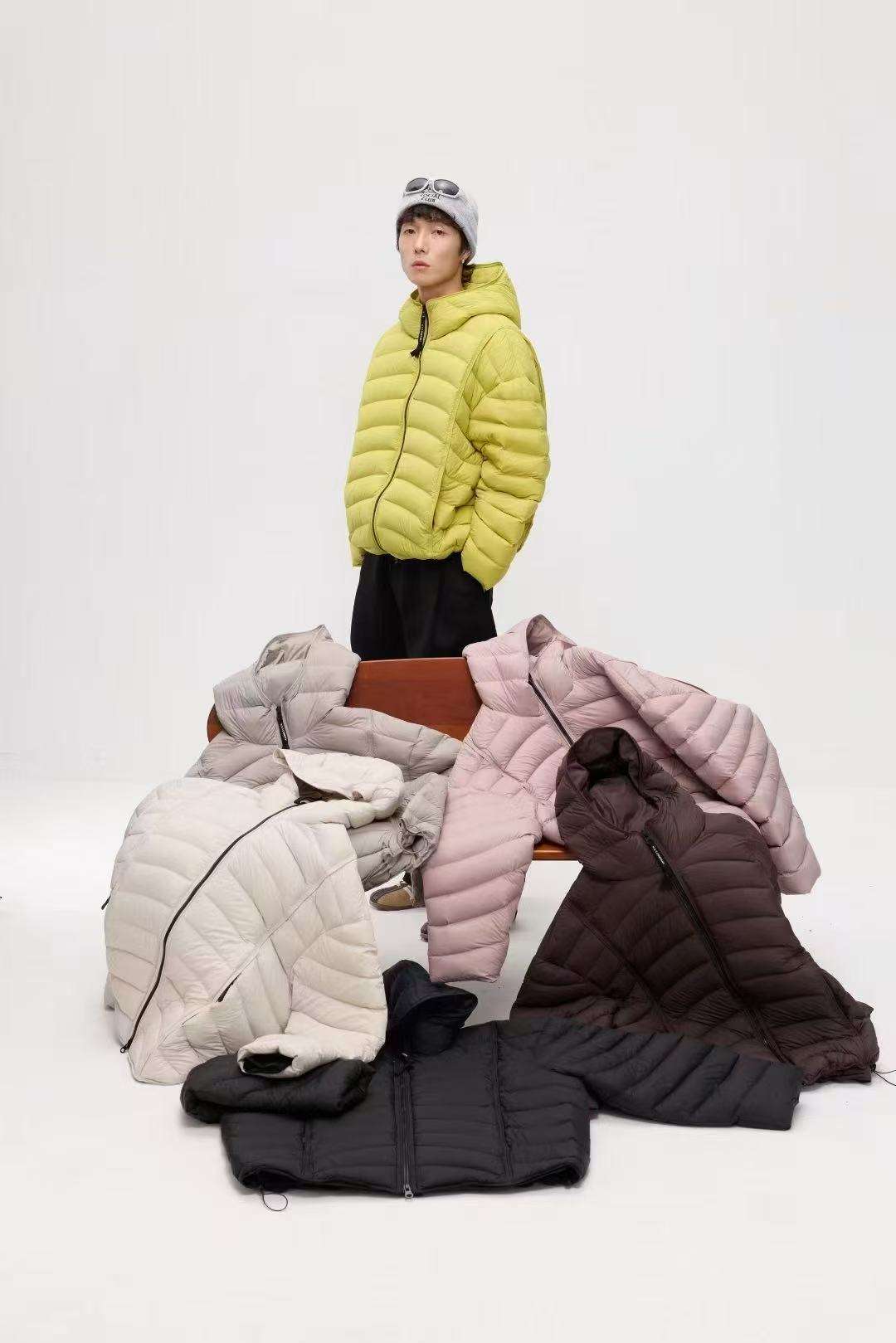 2025男士冬季新款连帽羽绒服5878排骨款短款痞帅宽松3D立体设计潮