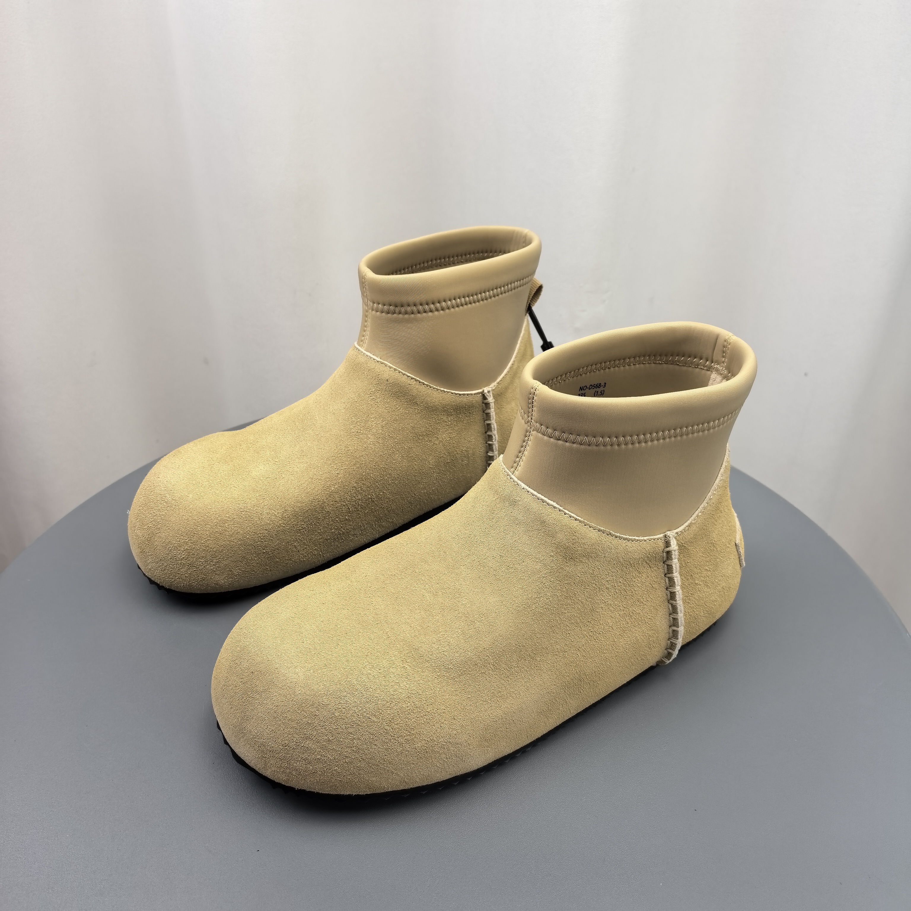 SGIRL TWTW复古圆头时尚短靴女2025新款百搭勃肯靴小众平底面包靴