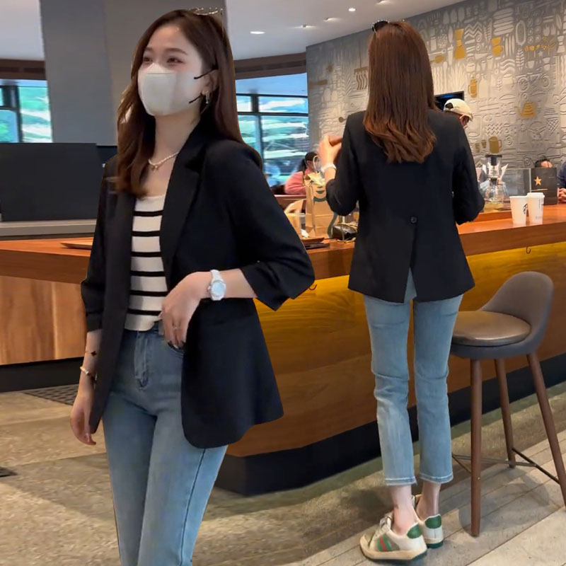 短款高级感设计感西装外套女2025秋装新款显瘦休闲后开叉西服上衣
