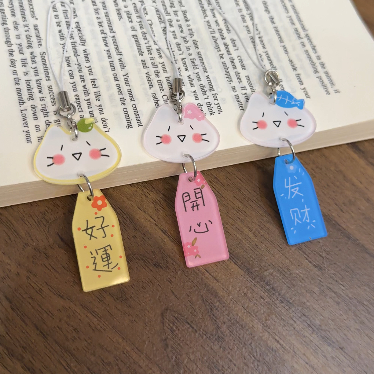 秋季新款糖果色猫咪字牌钥匙扣亚克力可爱甜美少女风配饰挂件