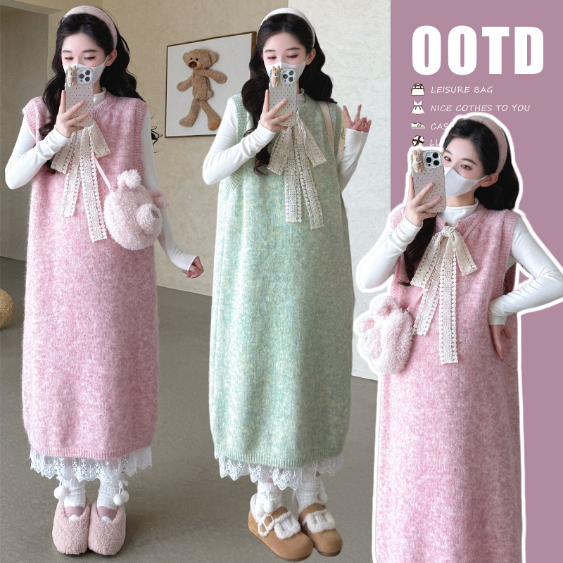 孕妇连衣裙秋冬新品时尚洋气减龄半高领上衣+韩版蕾丝拼接马甲裙